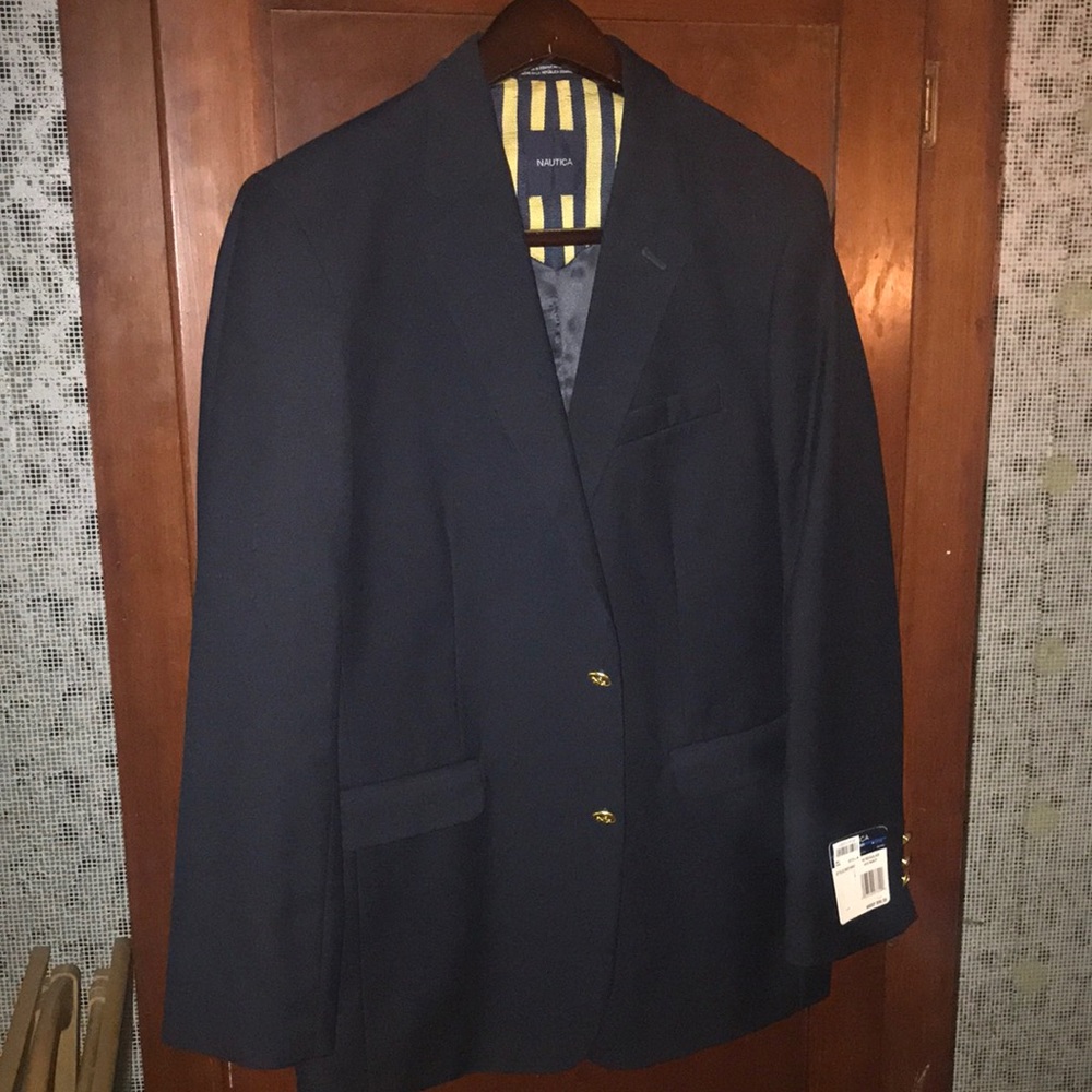 18 regular sport jacket suit coat(NAUTICA) originally $100(NEVER WORN) has TAGS.